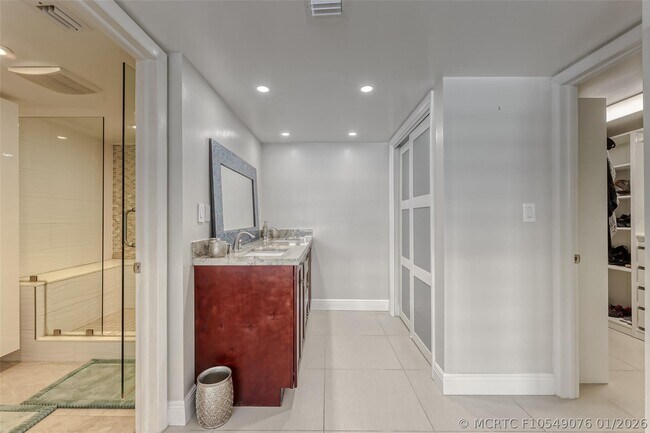 Building Photo - 3900 Galt Ocean Dr