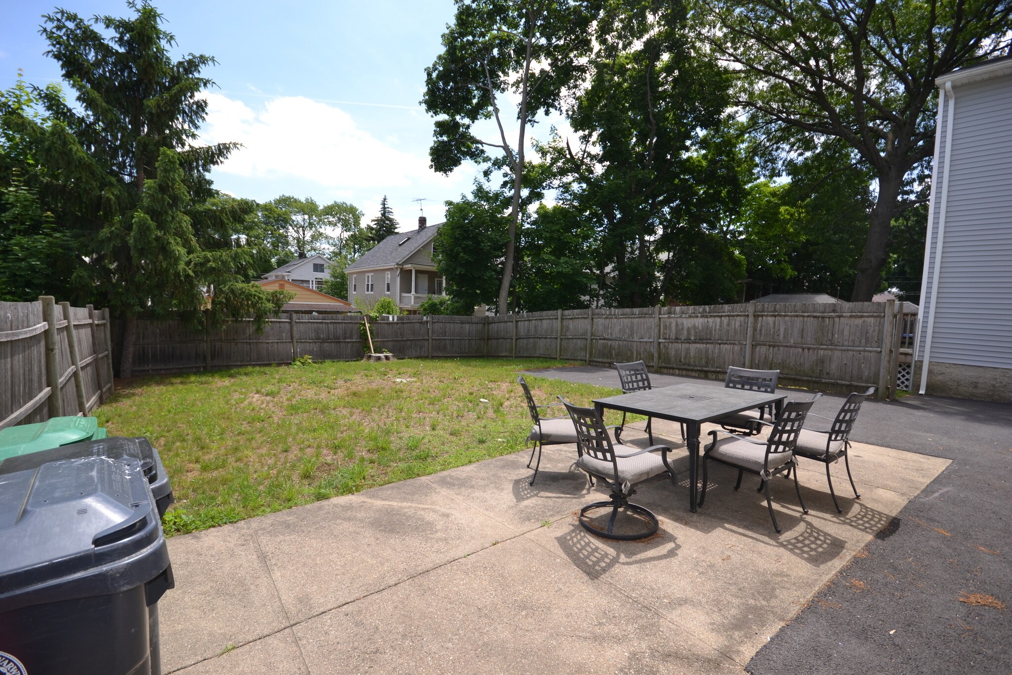 Building Photo - 105 Radcliffe Ave