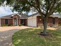 Building Photo - 3821 Brockhampton - 4/Bed 2/Bath - $2295/m...