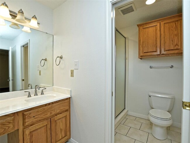 Building Photo - 3800 Palomar Ln