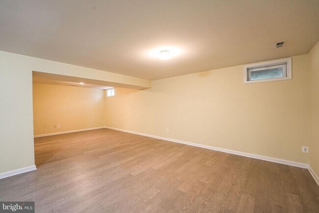 Building Photo - 7683 Henry Knox Dr