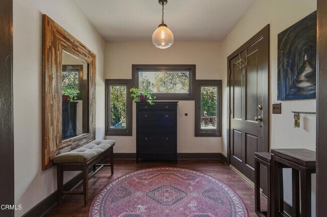 Building Photo - 467 E Sacramento St