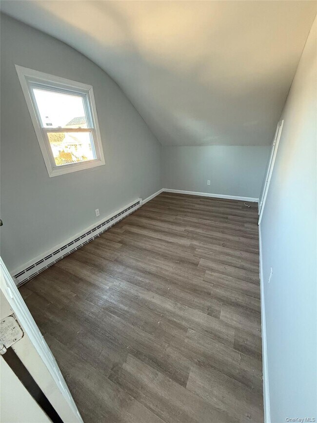 Building Photo - 48 Park Dr