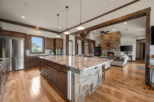 Building Photo - 248 Howard Rd