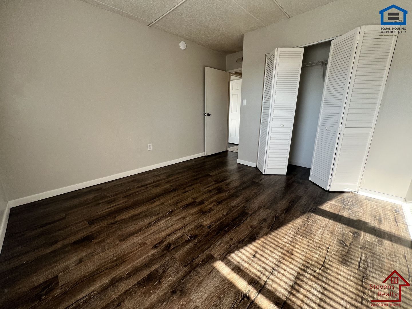 Building Photo - 915 S Seminole Dr
