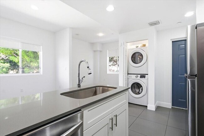 Building Photo - 541 NW 33rd St