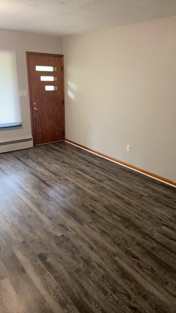 Building Photo - 536 S Main St