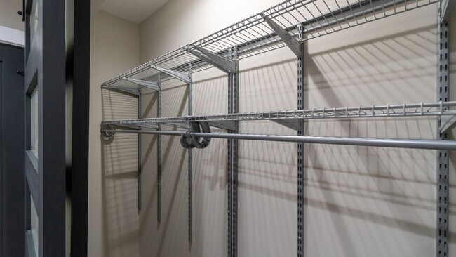 Building Photo - Contemporary 2-Bed, 2-Bath Garden Apartment in Uptown – Move-In Ready!