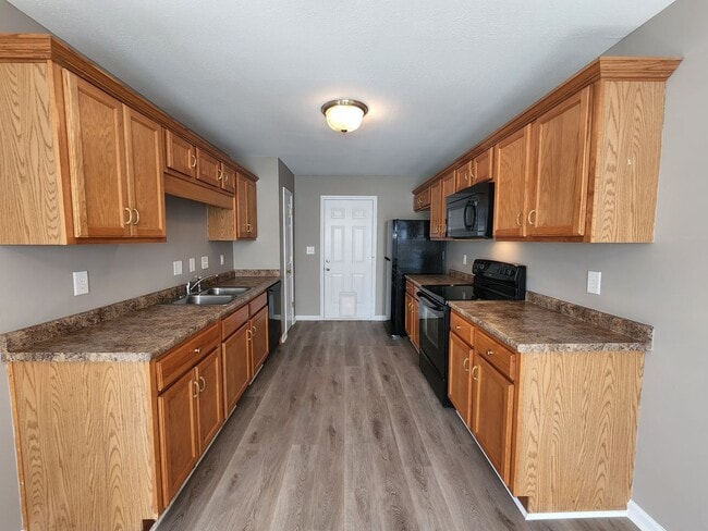 Building Photo - $1700 - 3 Beds 2 Bath + Bonus Room