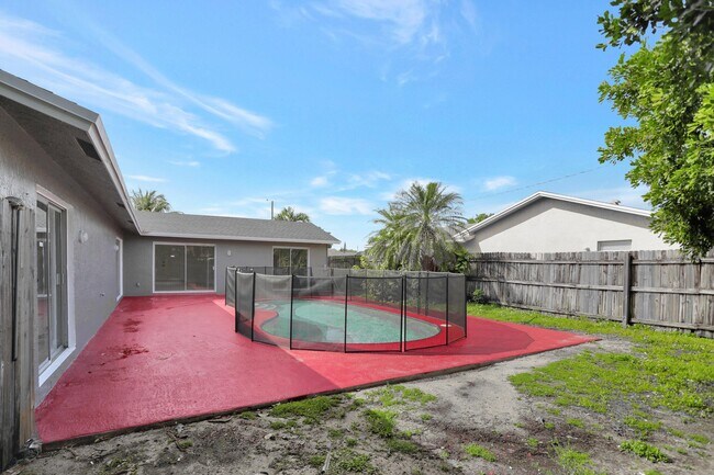Building Photo - 8211 NW 45th Ct