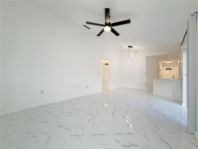 Building Photo - 1820 Hallcrest Dr