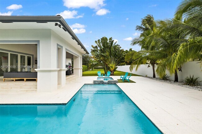 Building Photo - 9580 SW 101st Terrace