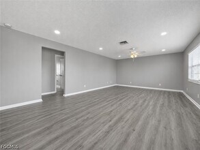 Building Photo - 3509 SE 15th Pl