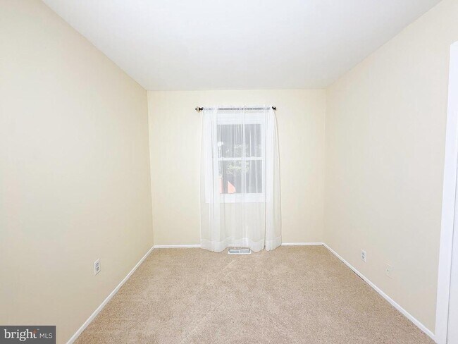 Building Photo - 3418 Medina Ln