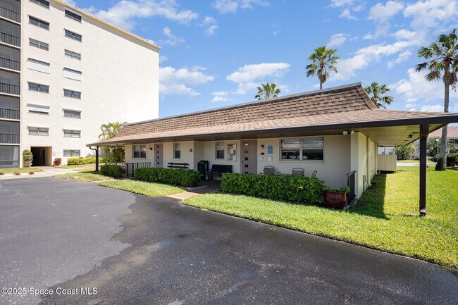 Building Photo - 500 Palm Springs Blvd
