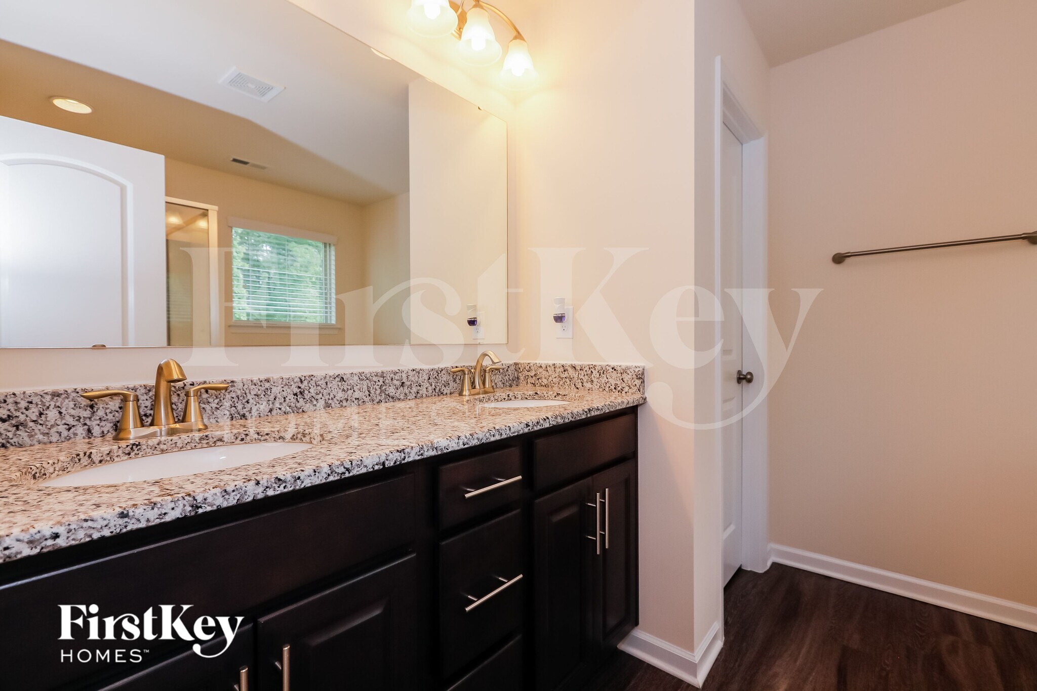 Building Photo - 1323 Privett Park Pl