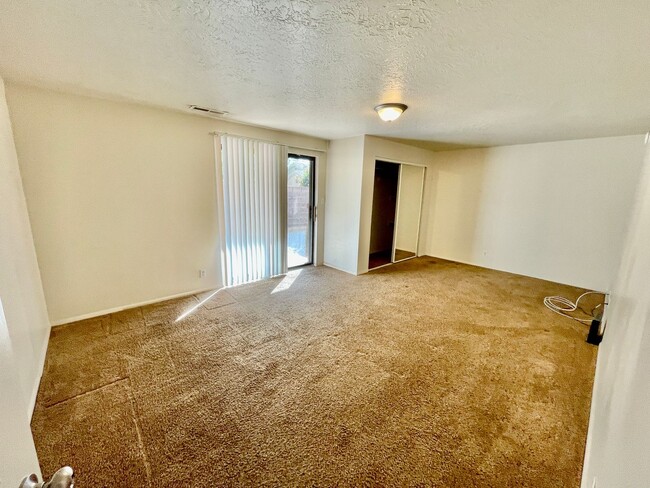 Building Photo - Updated 3-BR Tri-Level Townhome with Walk-...