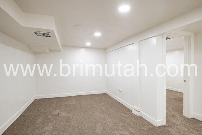 Building Photo - 1189-1191 S 1100 E