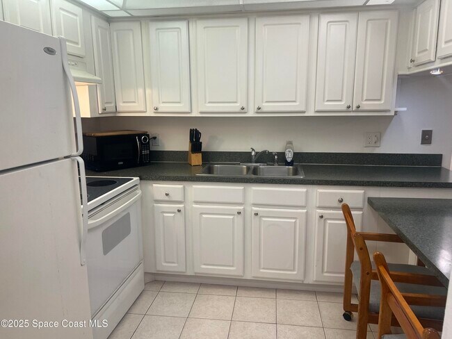 Building Photo - 180 Flagler Ln