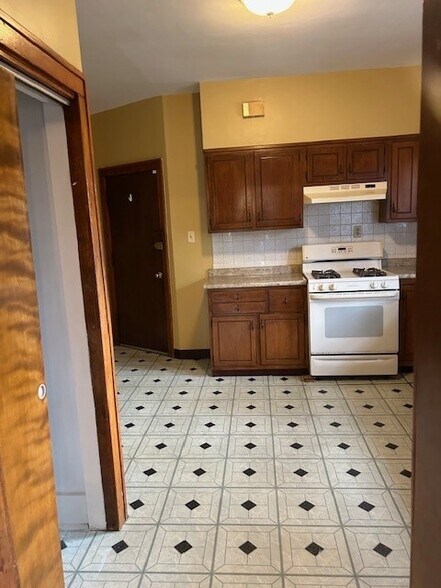 Building Photo - 3620 W School St