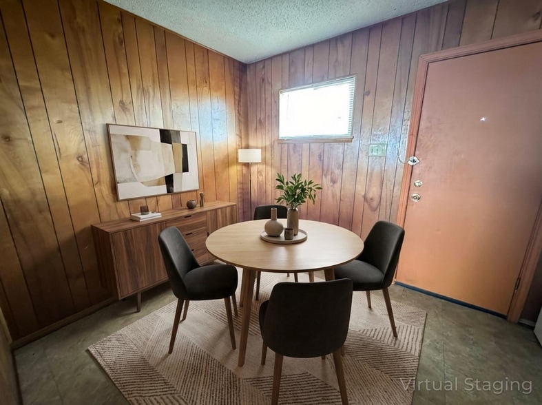 Building Photo - 805 W Hallmark Ave