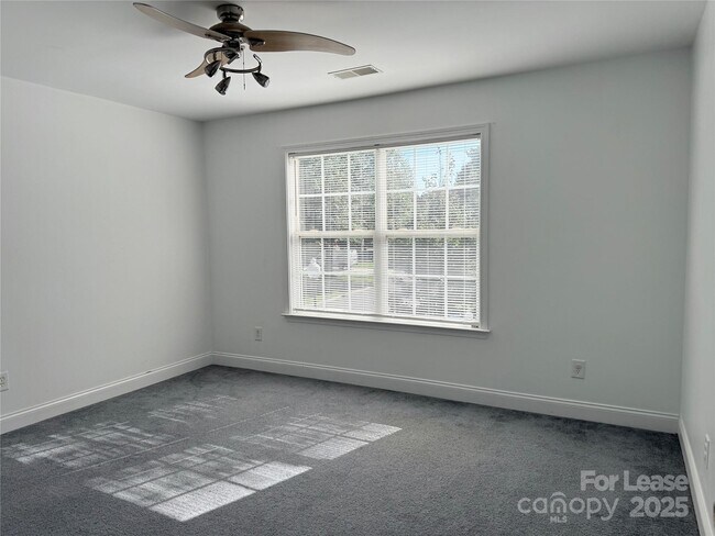 Building Photo - 126 Cloister Ln