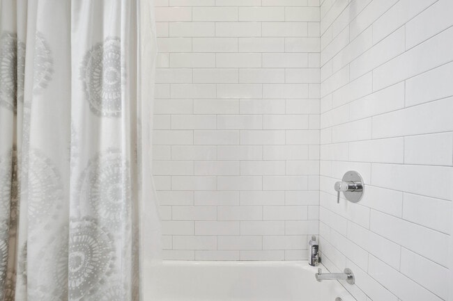 Building Photo - 2519 W Altgeld St