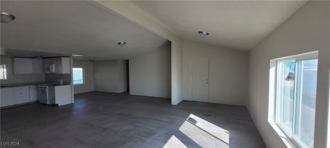 Building Photo - 5533 Tres Piedras Rd