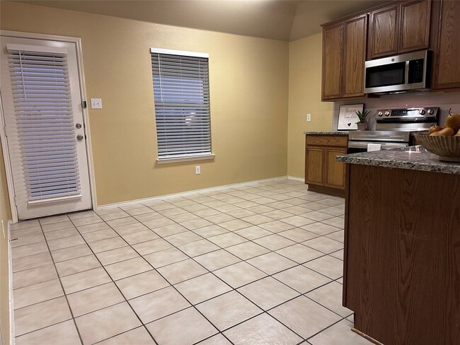 Building Photo - 3321 Truman St