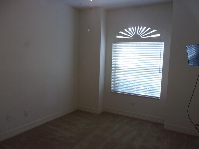 Building Photo - 512 Boxwood Pl