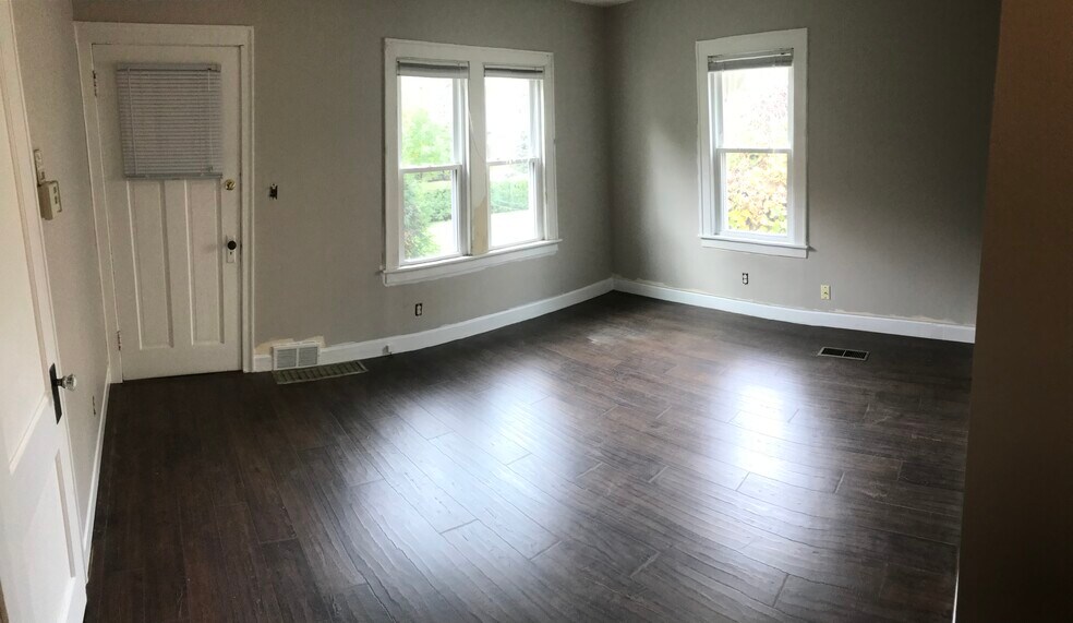 Building Photo - 2929 Natchez Ave S