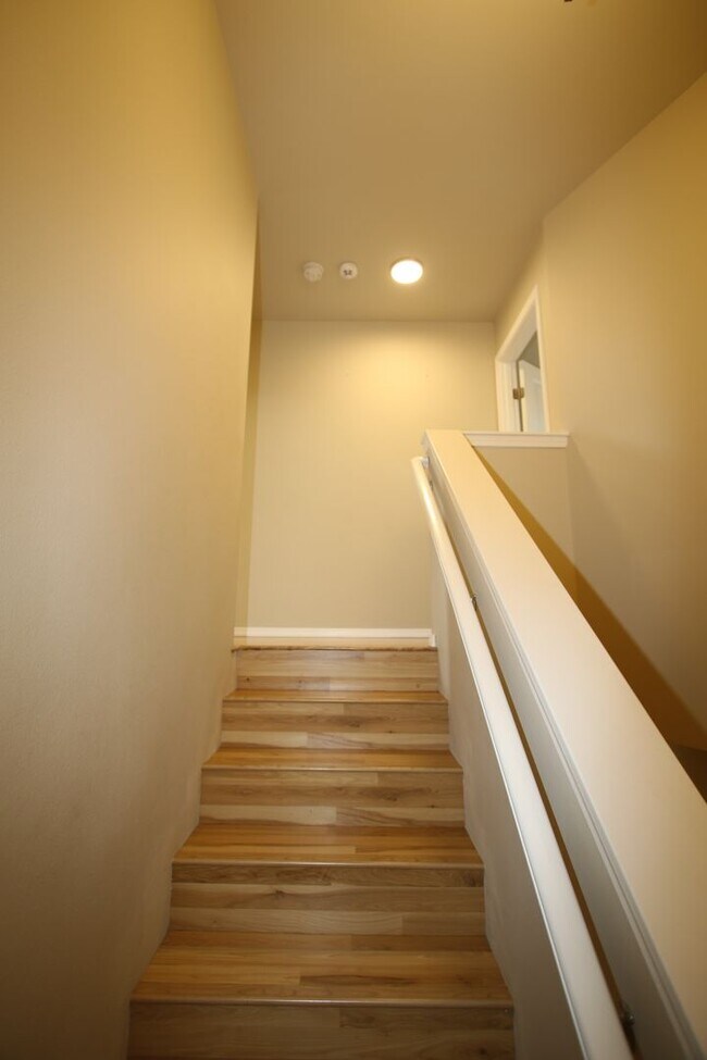 Building Photo - 368 SKWENTNA Dr