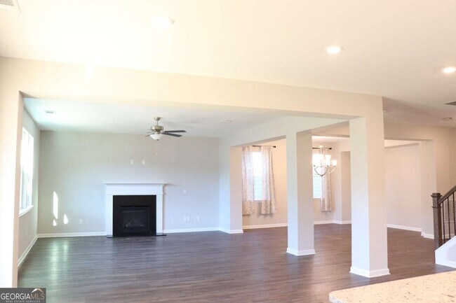 Building Photo - 4376 Waxwing St