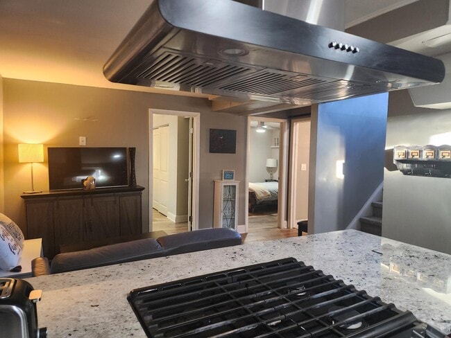 Building Photo - 1761 E 105th Pl