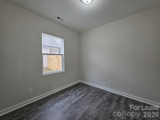 Building Photo - 215 Division Ave