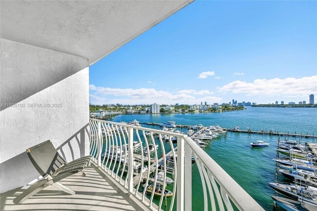 Building Photo - 7601 E Treasure Dr