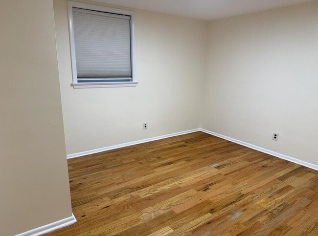 Building Photo - 588 Avenue A