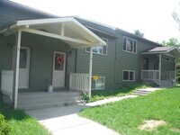 Building Photo - 16 Hoffman Dr