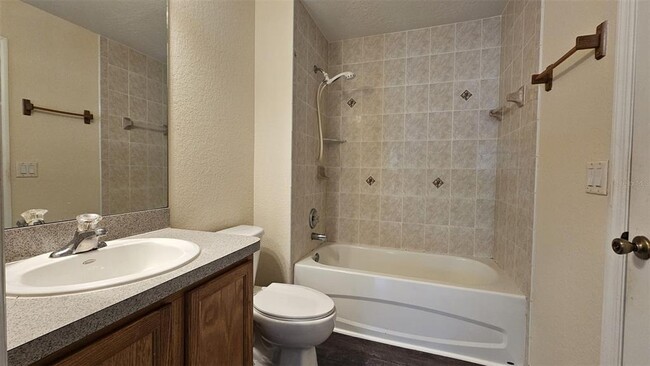 Building Photo - 6300 W Oak Park Blvd
