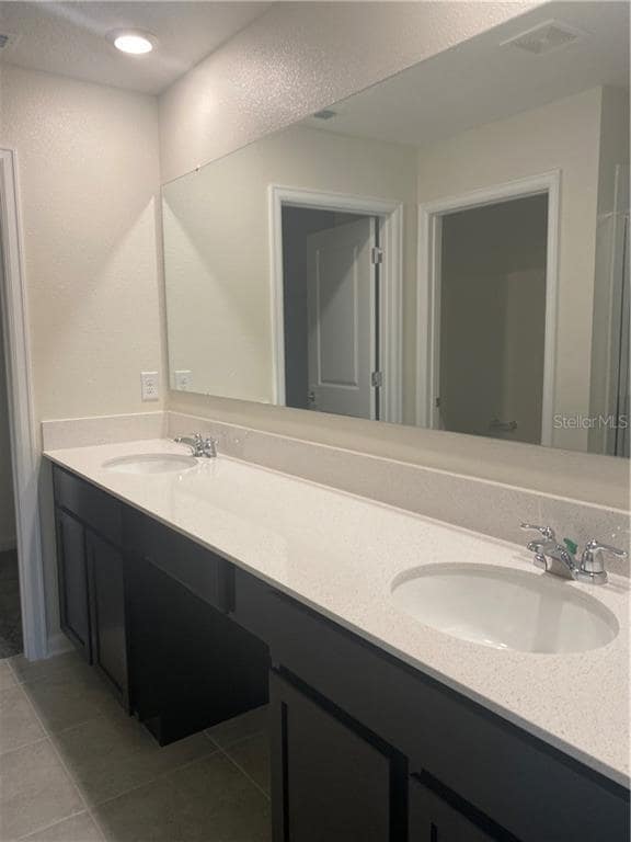 Building Photo - 1960 Traverse Wy