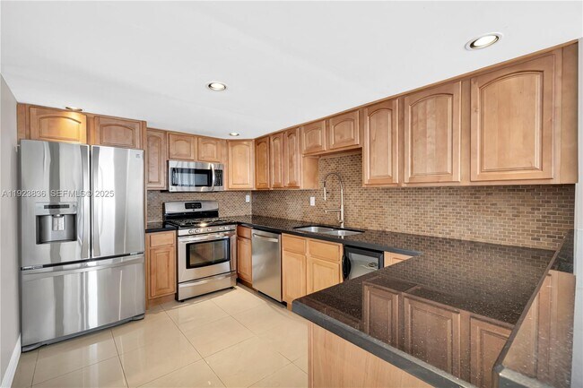 Building Photo - 6864 SW 114th Pl