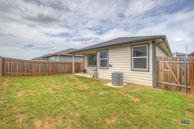 Building Photo - 1312 Plymouth St