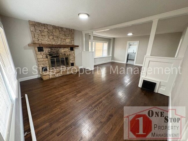 Building Photo - Charming 4-Bed, 2-Bath Home with Beautiful...