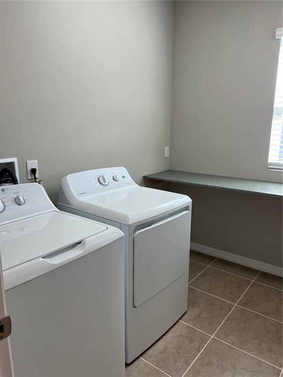 Building Photo - 2321 Mystic Maze Ln