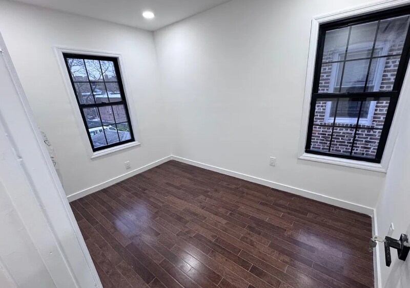 Building Photo - 87 E 37th St