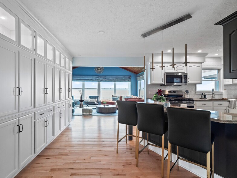 Building Photo - 32414 Lake Rd