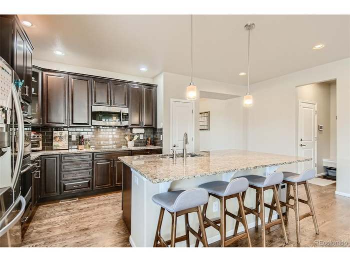 Building Photo - 6343 N Genoa Way