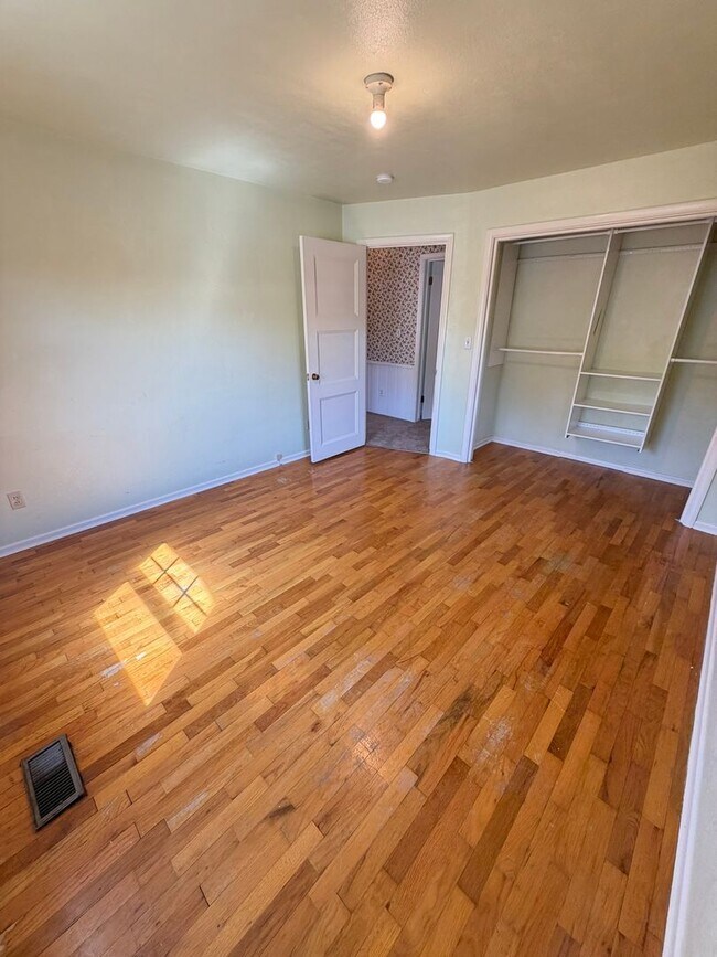 Building Photo - 3 Bedroom on Large corner lot!