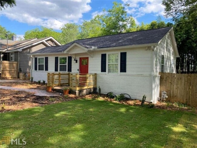 Building Photo - 1127 Dobbs Dr SE