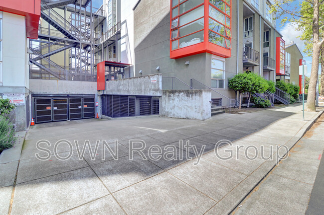 Building Photo - 1007 41st St